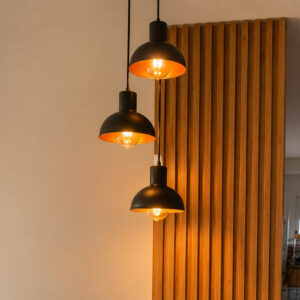 Lustre Pendente Triplo em Alumínio – Luminária Moderna para Sala, Cozinha, Quarto e Bancada